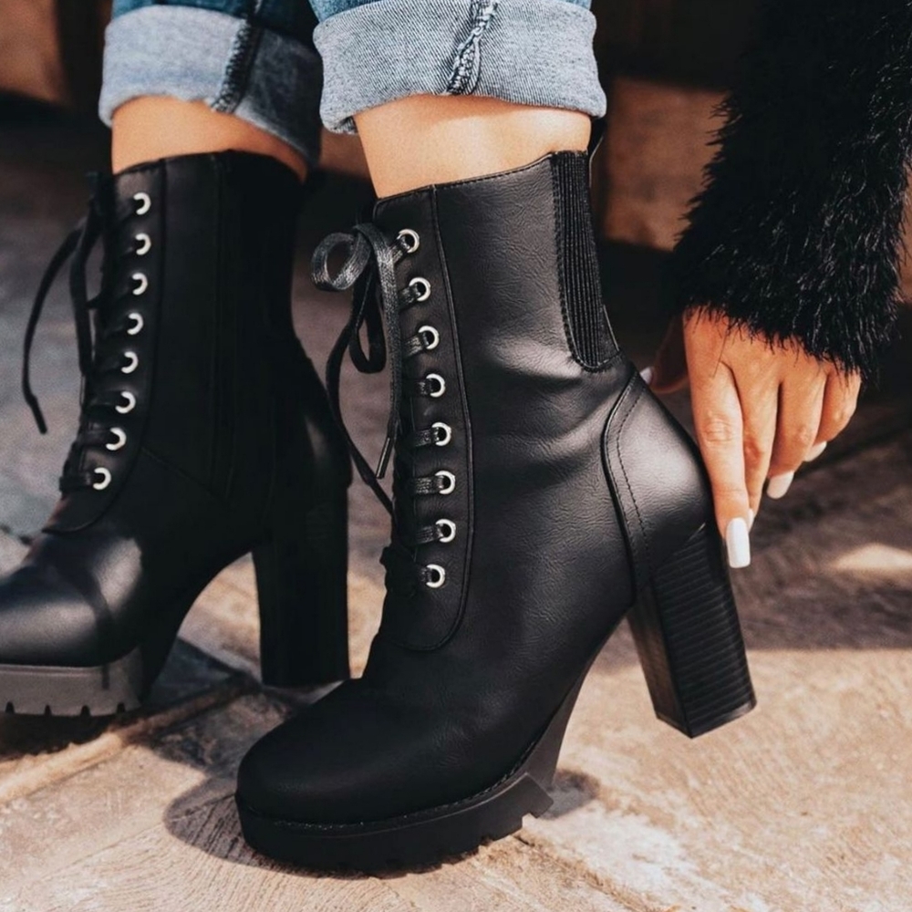💕Just In 💟Paris CUTE & SEXY EGIRL BOOTS - Picture 1 of 2